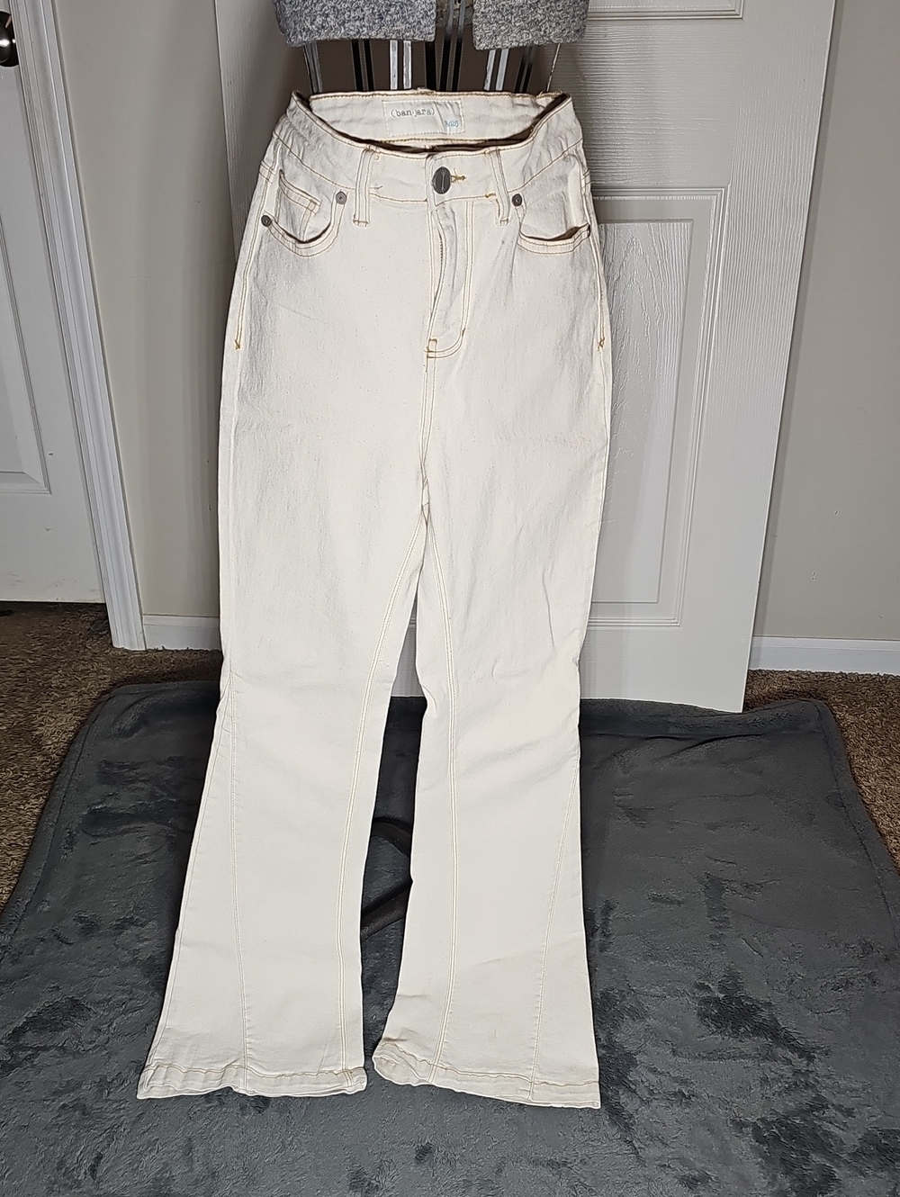 Ban.Jara Cream Contrast Stitch Flare High Rise Wide Leg Jeans Size 3/25